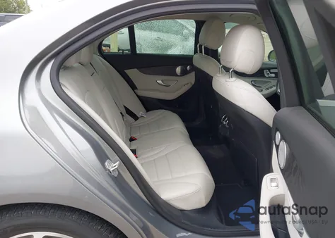 2015 Mercedes-Benz C 300 4Matic/Luxury 4Matic/Sport 4Matic из США, поврежденный, VIN 55SWF4KB7FU033536